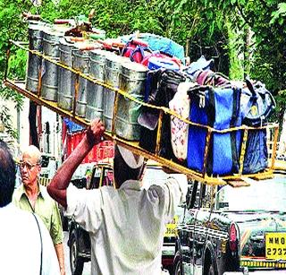 Pondhichi walking pedestrian walk | डबेवाले चालती पंढरीची वाट Pondhichi walking pedestrian walk | डबेवाले चालती पंढरीची वाट