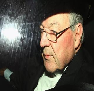 The charge of adultery on the Pope's counsel | पोपच्या सल्लागारावर व्यभिचाराचे आरोप The charge of adultery on the Pope's counsel | पोपच्या सल्लागारावर व्यभिचाराचे आरोप