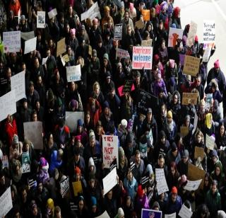 Citizens of six Muslim countries ban the travel in America | सहा मुस्लिम देशातील नागरीकांना अमेरिकेत प्रवास बंदी Citizens of six Muslim countries ban the travel in America | सहा मुस्लिम देशातील नागरीकांना अमेरिकेत प्रवास बंदी