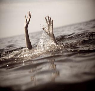 Two children of Jamadera drowned in death | जामद्याच्या दोन बालिकांचा बुडून मृत्यू