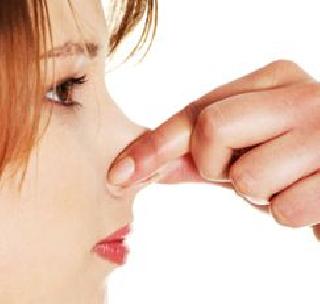 The smell of sweat looks ashamed, people are hesitant to mix it, then do these things! | घामाच्या वासानं लाज वाटतेय, लोकांमध्ये मिसळण्यास संकोच वाटतो मग या गोष्टी करून पाहाच!