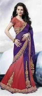 Will you wear saris for wedding ceremonies? Do you know what the sari's fashion says? | लग्नसमारंभात लहेंगा साडी घालणार आहात? मग लहेंगा साडीची फॅशन काय म्हणते ते माहित आहे का?