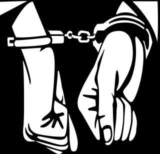 Forcing students to forcibly take 25 students | 25 विद्यार्थ्यांचे जबरदस्तीनं केस कापणा-या शिक्षकासहीत तिघांना अटक Forcing students to forcibly take 25 students | 25 विद्यार्थ्यांचे जबरदस्तीनं केस कापणा-या शिक्षकासहीत तिघांना अटक