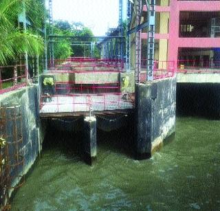 Work of centers of excavation at WHATSAP | ‘व्हॉट्सअॅप’वर चालणार उदंचन केंद्रांचे काम Work of centers of excavation at WHATSAP | ‘व्हॉट्सअॅप’वर चालणार उदंचन केंद्रांचे काम