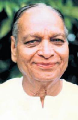 Blood donation and plantation honors Babuji today | रक्तदान व वृक्षारोपणाने आज बाबूजींना आदरांजली Blood donation and plantation honors Babuji today | रक्तदान व वृक्षारोपणाने आज बाबूजींना आदरांजली