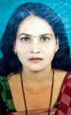 The last time a married couple lost their loved one's life | वाट चुकलेल्या विवाहितेला प्रियकरानेच केले जीवनातून बाद The last time a married couple lost their loved one's life | वाट चुकलेल्या विवाहितेला प्रियकरानेच केले जीवनातून बाद