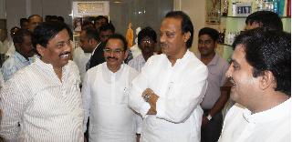 NCP office bearers from Ajitadad | अजितदादांकडून राष्ट्रवादीच्या पदाधिकाऱ्यांना कानपिचक्या NCP office bearers from Ajitadad | अजितदादांकडून राष्ट्रवादीच्या पदाधिकाऱ्यांना कानपिचक्या