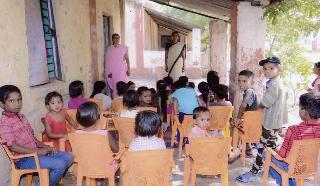 Opening of Anganwadi fills | अंगणवाडी भरते उघड्यावर Opening of Anganwadi fills | अंगणवाडी भरते उघड्यावर