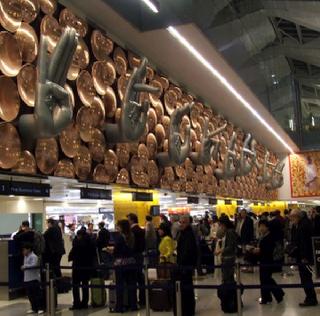 CISF prizes from the best of the world airport, the security of Delhi airport | दिल्ली विमानतळाची सुरक्षा सर्वोत्तम, जागतिक संस्थेकडून CISF चं कौतुक