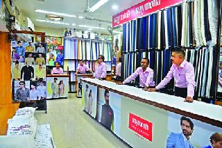 Confusion about GST; The market is melted | जीएसटीबाबत संभ्रम; बाजार गारठला Confusion about GST; The market is melted | जीएसटीबाबत संभ्रम; बाजार गारठला
