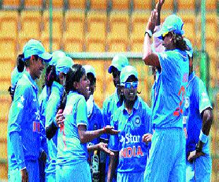 Writers of Women's Cricket | महिला क्रिकेटला रसिकांची दाद Writers of Women's Cricket | महिला क्रिकेटला रसिकांची दाद