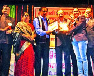 Confluence of fast-business in the trader | ंपत्रकारितेत व्रत-व्यवसायाचा संगम Confluence of fast-business in the trader | ंपत्रकारितेत व्रत-व्यवसायाचा संगम