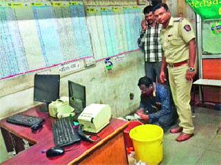 Print on the lottery center | लॉटरी सेंटरवर छापा