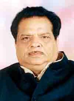 Congress split, BJP's suit | काँग्रेसमध्ये फूट, भाजपाला सूट