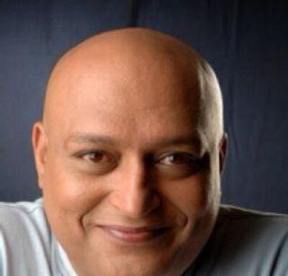 Actor Rahul Solapurkar will be seen in front of the society | खरा इतिहास समाजासमोर यावा- अभिनेते राहुल सोलापुरकर