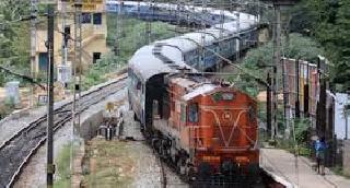 Five lakhs of rupees generated by the Vitthal Darshan Express | विठ्ठल दर्शन एक्सप्रेसमुळे रेल्वेला पाच लाखाचे उत्पन्न! Five lakhs of rupees generated by the Vitthal Darshan Express | विठ्ठल दर्शन एक्सप्रेसमुळे रेल्वेला पाच लाखाचे उत्पन्न!