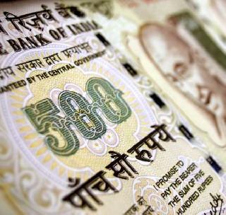 Supreme Court relief from non old accumulated notes | जुन्या नोटा जमा न केलेल्यांना सर्वोच्च न्यायालयाकडून दिलासा Supreme Court relief from non old accumulated notes | जुन्या नोटा जमा न केलेल्यांना सर्वोच्च न्यायालयाकडून दिलासा