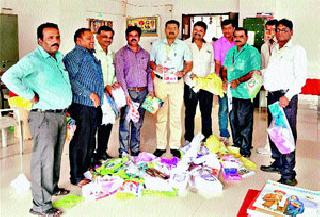 Plastic bags seized | प्लॅस्टिक पिशव्या जप्त