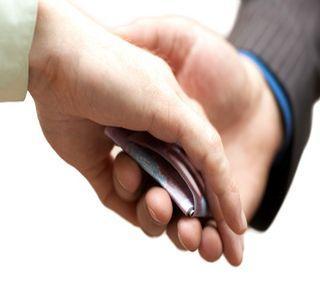 Detained while taking a bribe of Rs | जातोडे येथील तलाठी 300 रूपयांची लाच घेतांना अटकेत Detained while taking a bribe of Rs | जातोडे येथील तलाठी 300 रूपयांची लाच घेतांना अटकेत