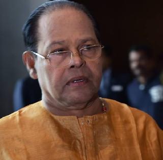 "Bad actresses are ready to sleep on the bed" | "वाईट अभिनेत्री बेडवर झोपण्यास तयार असतात" "Bad actresses are ready to sleep on the bed" | "वाईट अभिनेत्री बेडवर झोपण्यास तयार असतात"