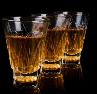 Andhra Pradesh has got liquor worth Rs 200 crore in 4 days | आंध्रप्रदेशात 4 दिवसात झाली 200 कोटींची मद्यविक्री Andhra Pradesh has got liquor worth Rs 200 crore in 4 days | आंध्रप्रदेशात 4 दिवसात झाली 200 कोटींची मद्यविक्री