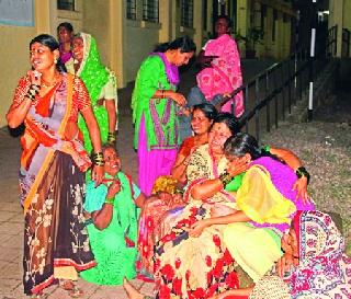 Death of the officer with the shock of electricity | विजेच्या धक्क्याने अधिकाऱ्याचा मृत्यू Death of the officer with the shock of electricity | विजेच्या धक्क्याने अधिकाऱ्याचा मृत्यू