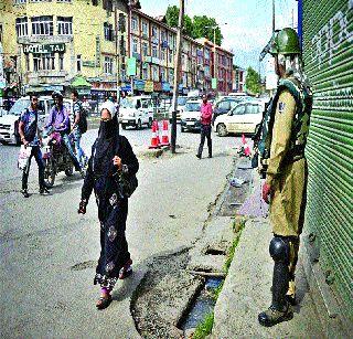 The death of 92 terrorists in Kashmir in six months | काश्मिरात सहा महिन्यांत ९२ दहशतवाद्यांचा खात्मा The death of 92 terrorists in Kashmir in six months | काश्मिरात सहा महिन्यांत ९२ दहशतवाद्यांचा खात्मा