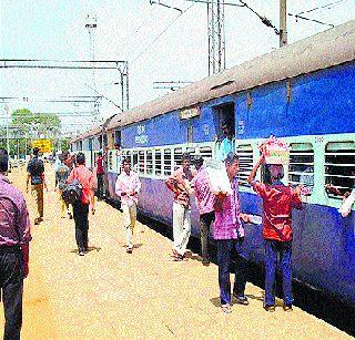 Now the 'subsidy soda' scheme is also being implemented | रेल्वेचीही आता ‘अनुदान सोडा’ योजना Now the 'subsidy soda' scheme is also being implemented | रेल्वेचीही आता ‘अनुदान सोडा’ योजना
