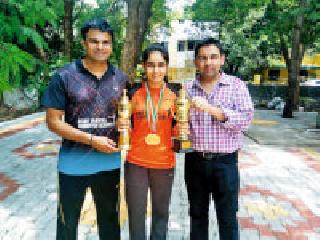 The glorious moment is to be a national song and a tricolor | राष्ट्रगीत वाजणे, तिरंगा फडकणे हा गौरवास्पद क्षण