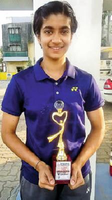 Malvica bansodla double crown | मालविका बन्सोडला दुहेरी मुकुट