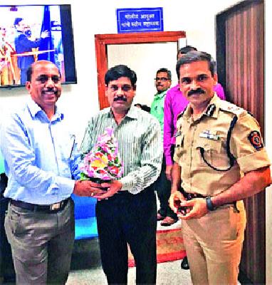 Recovery of two lakh rupees due to cyber police alert | सायबर पोलिसांच्या सतर्कतेमुळे दोन लाख रुपयांचा परतावा Recovery of two lakh rupees due to cyber police alert | सायबर पोलिसांच्या सतर्कतेमुळे दोन लाख रुपयांचा परतावा