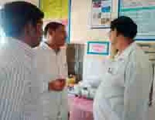 On the chaos of the health center | आरोग्य केंद्रातील अनागोंदी चव्हाट्यावर On the chaos of the health center | आरोग्य केंद्रातील अनागोंदी चव्हाट्यावर