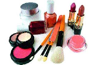 Suffer from the service of the beauty parlor | ब्यूटि पार्लरच्या सेवेलाही फटका