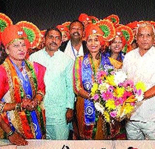 Panvel's Mayor of the Poetry Chaumthal uncontested | पनवेलच्या महापौरपदी कविता चौतमोल बिनविरोध Panvel's Mayor of the Poetry Chaumthal uncontested | पनवेलच्या महापौरपदी कविता चौतमोल बिनविरोध