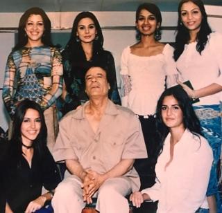 Photos of Katrina with dictator Gaddafi | हुकूमशहा गद्दाफीसह कतरिनाचा फोटो Photos of Katrina with dictator Gaddafi | हुकूमशहा गद्दाफीसह कतरिनाचा फोटो