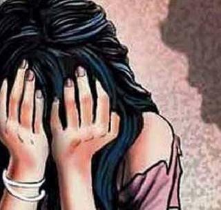 Rape accused of rape after catching a friend with a friend | मित्रासोबत बेडवर रंगेहाथ पकडल्यानंतर पत्नीचा बलात्काराचा आरोप Rape accused of rape after catching a friend with a friend | मित्रासोबत बेडवर रंगेहाथ पकडल्यानंतर पत्नीचा बलात्काराचा आरोप