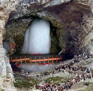 The search for the Amarnath cave was imposed by Muslims | मुस्लिम व्यक्तीनं लावला होता अमरनाथ गुहेचा शोध The search for the Amarnath cave was imposed by Muslims | मुस्लिम व्यक्तीनं लावला होता अमरनाथ गुहेचा शोध