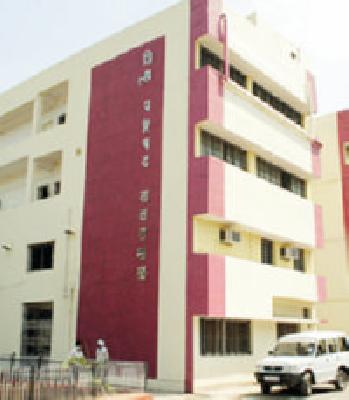 Budget bad roads, construction on the good roads | अंदाजपत्रक खराब रस्त्याचे, बांधकाम चांगल्या रस्त्यावर