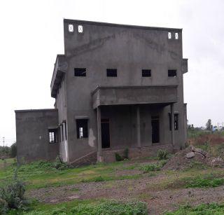 9 sports complexes in Jalgaon district are not available due to lack of funds | जळगाव जिल्ह्यातील 9 क्रीडा संकुले निधीअभावी अपूर्णावस्थेत 9 sports complexes in Jalgaon district are not available due to lack of funds | जळगाव जिल्ह्यातील 9 क्रीडा संकुले निधीअभावी अपूर्णावस्थेत