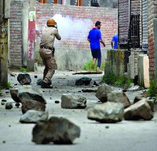 Pak kurtaa permanent; Two jawans to be brave | पाकच्या कुरापती कायम; दोन जवानांना वीरमरण Pak kurtaa permanent; Two jawans to be brave | पाकच्या कुरापती कायम; दोन जवानांना वीरमरण