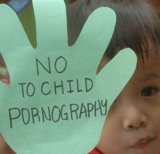 The idea of a porn website jammer at school | शाळेत पॉर्न वेबसाईट जॅमर बसवण्याचा केंद्राचा विचार The idea of a porn website jammer at school | शाळेत पॉर्न वेबसाईट जॅमर बसवण्याचा केंद्राचा विचार