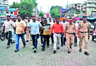 Police arrested Jaya Dive police | सराईत गुन्हेगार जया दिवेच्या पोलिसांनी आवळल्या मुसक्या Police arrested Jaya Dive police | सराईत गुन्हेगार जया दिवेच्या पोलिसांनी आवळल्या मुसक्या