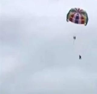 VIDEO-PARASILLING BEATLAN, descending 230 feet, aged death | VIDEO- पॅरासिलिंग बेतलं जीवावर, 230 फुटांवरून पडून वृद्धाचा मृत्यू VIDEO-PARASILLING BEATLAN, descending 230 feet, aged death | VIDEO- पॅरासिलिंग बेतलं जीवावर, 230 फुटांवरून पडून वृद्धाचा मृत्यू