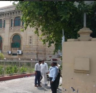 In Uttar Pradesh assembly, explosives were detected | उत्तर प्रदेश विधानसभेत स्फोटकं आढळल्याने खळबळ In Uttar Pradesh assembly, explosives were detected | उत्तर प्रदेश विधानसभेत स्फोटकं आढळल्याने खळबळ