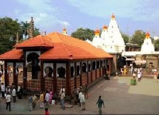 Kraviranvasini Ambabai, the claimant, will present the petition on Monday | करवीरनिवासिनी अंबाबाई हक्कदार श्रीपूजक सोमवारी म्हणणे मांडणार Kraviranvasini Ambabai, the claimant, will present the petition on Monday | करवीरनिवासिनी अंबाबाई हक्कदार श्रीपूजक सोमवारी म्हणणे मांडणार