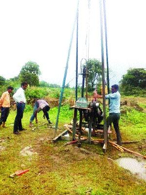 The corridor of the bridge on the Samrudhihi highway continues | समृद्धी महामार्गावरील पुलाच्या स्थळाची खडक तपासणी सुरू The corridor of the bridge on the Samrudhihi highway continues | समृद्धी महामार्गावरील पुलाच्या स्थळाची खडक तपासणी सुरू