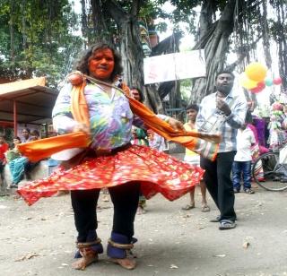 Potaraj wants a pension like old artists! | पोतराजांना हवी वृध्द कलाकारांसारखी पेन्शन! Potaraj wants a pension like old artists! | पोतराजांना हवी वृध्द कलाकारांसारखी पेन्शन!