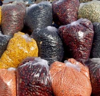 Banana seed will be expensive | धान्यांची पाकीटबंद बियाणी महागणार Banana seed will be expensive | धान्यांची पाकीटबंद बियाणी महागणार