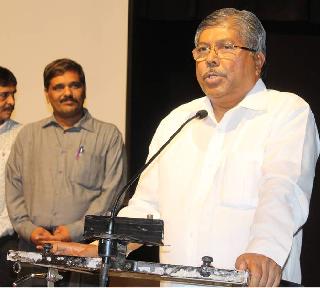 Recognize the needs of society with time: Minister Patil | काळासोबत समाजातील गरजा ओळखा : मंत्री पाटील