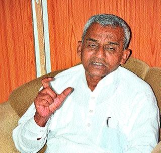 Make a law for socio-economic development! | सामाजिक, आर्थिक विकासासाठी कायदा करा! Make a law for socio-economic development! | सामाजिक, आर्थिक विकासासाठी कायदा करा!